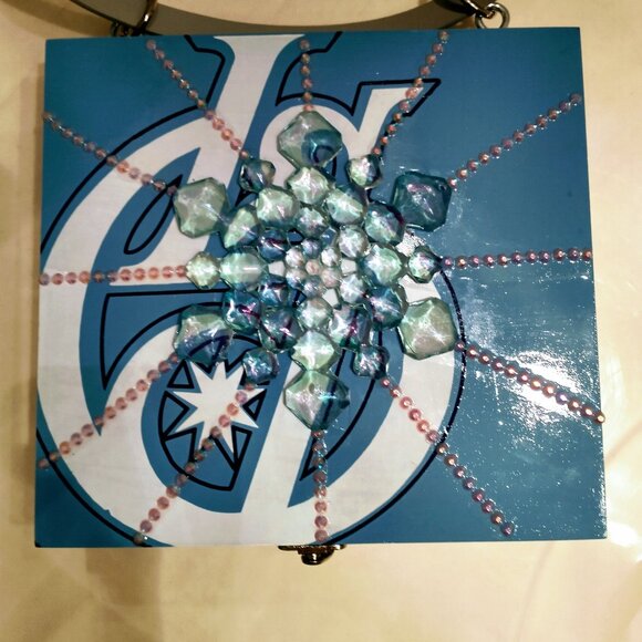 Suenos de Saundra Upcycled, RARE Blue/White Churchill Cigar Shoulder Purse - Picture 13 of 13